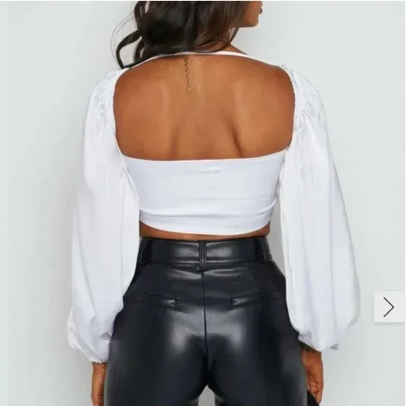 NWT Beginning Boutique Arianna Blouson Top White Crop Tie Front Size Medium - Picture 2 of 8